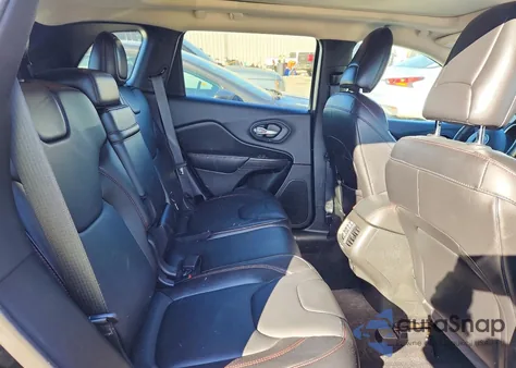 2015 Jeep Cherokee Trailhawk z USA, uszkodzony, nr VIN 1C4PJMBB0FW563718